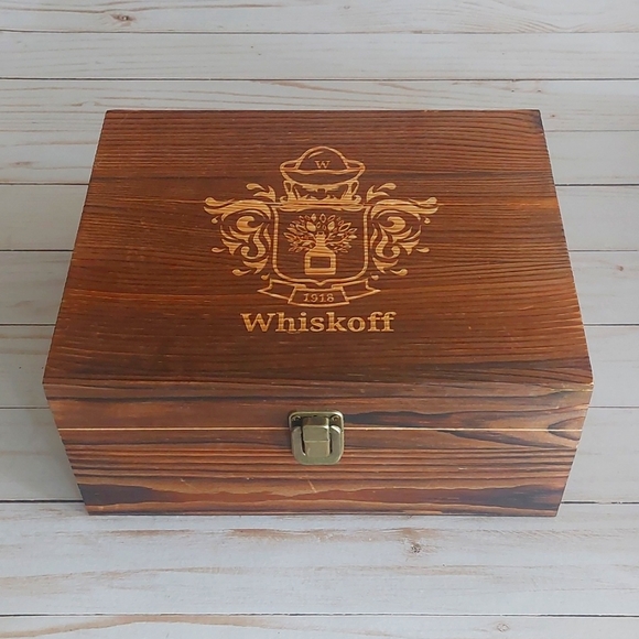 Cocktail Set - Picture 2 of 9